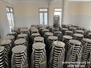 ban-ghe-inox-phu-nhuan