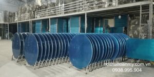 ban-inox-tron-cho-dam-tiec