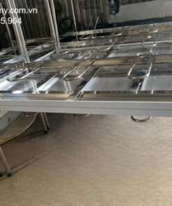 khung-va-chan-ban-inox-co-moc-treo-ghe