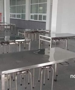 lua-chon-ban-inox-co-moc-treo-ghe-phu-hop