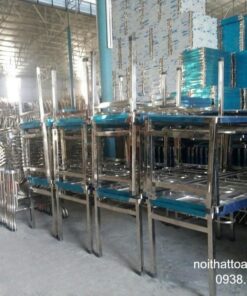 thong-so-ky-thuat-cua-ban-inox-co-moc-treo-ghe