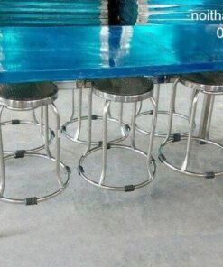 uu-diem-cua-ban-inox-co-moc-treo-ghe