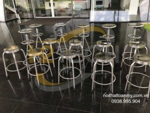 uu-diem-cua-ghe-inox-trong-moi-truong-hoc-tap