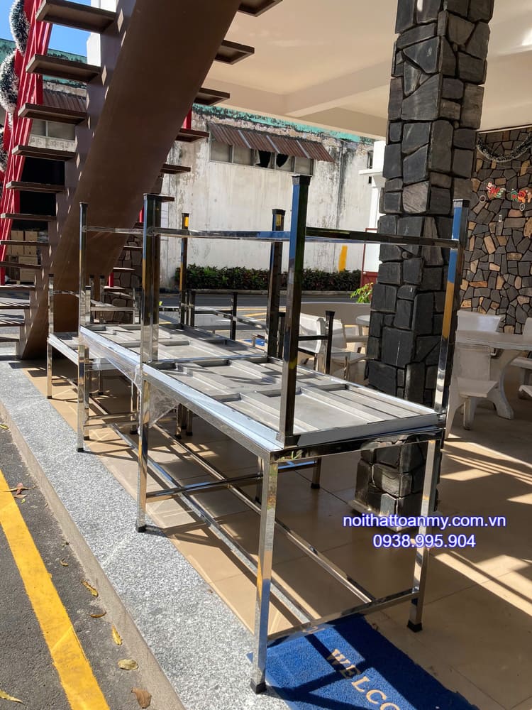 Ứng dụng của bàn inox công nghiệp 5 ban-inox-trong-san-xuat