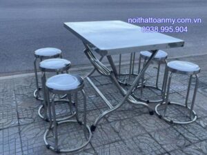 mot-so-luu-y-de-to-chuc-bua-tiec-thanh-cong-voi-ban-inox-trong-gia-dinh