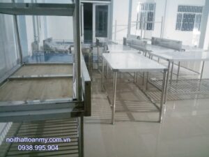 nhung-dieu-lam-nen-su-khac-biet-cua-ban-inox-cong-nghiep