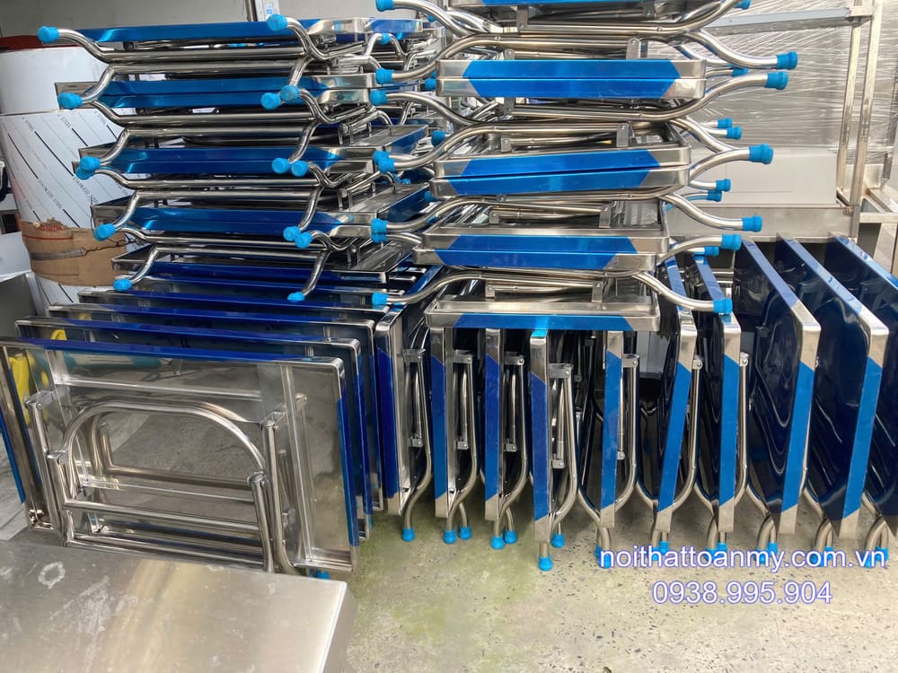 ban-ghe-inox-toan-my-tai-gia-lai
