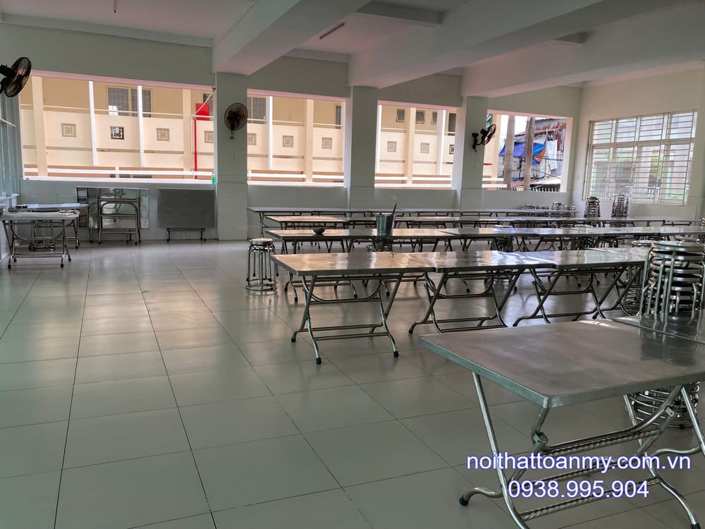 ban-ghe-inox-toan-my-tai-ben-tre