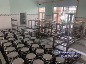 ban-ghe-inox-toan-my-tai-dak-nong