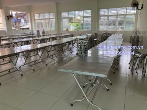 ban-ghe-inox-toan-my-tai-kon-tum