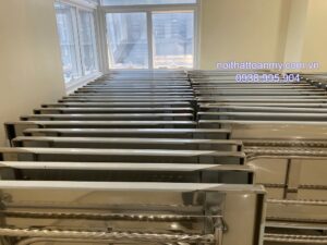 ban-ghe-inox-toan-my-tai-tien-giang