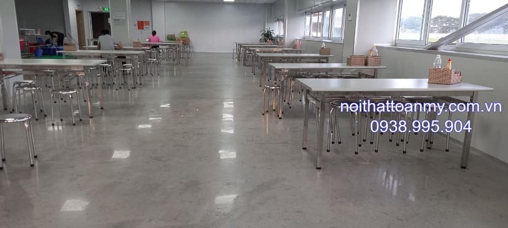 Bộ bàn inox công nghiệp có móc treo ghế 14 bo-ban-inox-cong-nghiep-co-moc-treo-ghe-1