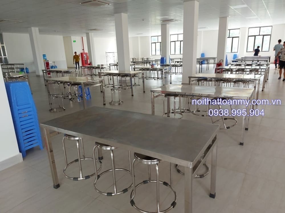 Bộ bàn inox công nghiệp có móc treo ghế 19 bo-ban-inox-cong-nghiep-co-moc-treo-ghe-6