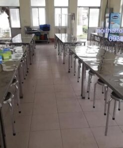 bo-ban-inox-cong-nghiep-co-moc-treo-ghe-cao-cap-1